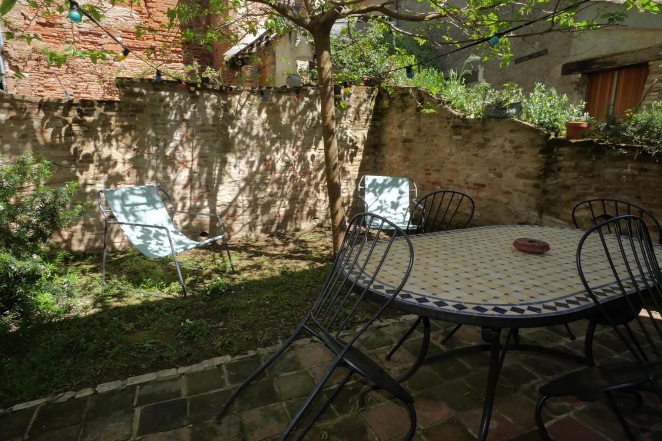 La Lauze Et L'Anguille Gaillac Exterior foto